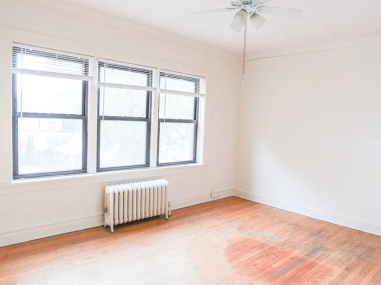 2954 N Seeley Ave #1 — Photo 5