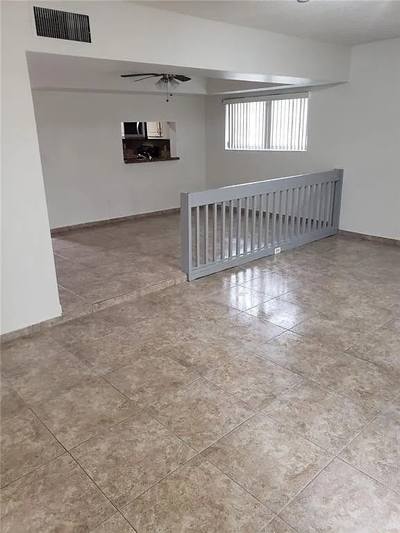 3 bed, 2.5 bath, 1732 sqft, $3,000 — Photo 3