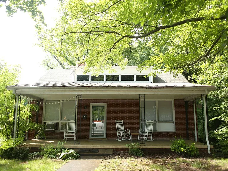 901 Park St — Photo 16