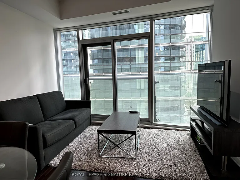 14 York St #1310 — Photo 4