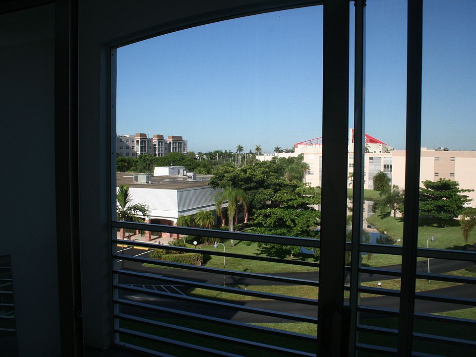 1st image of 608 NE 2nd St APT 443