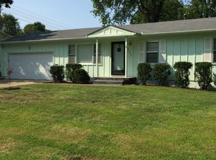 10804 E 34th St S, Independence, MO 64052
