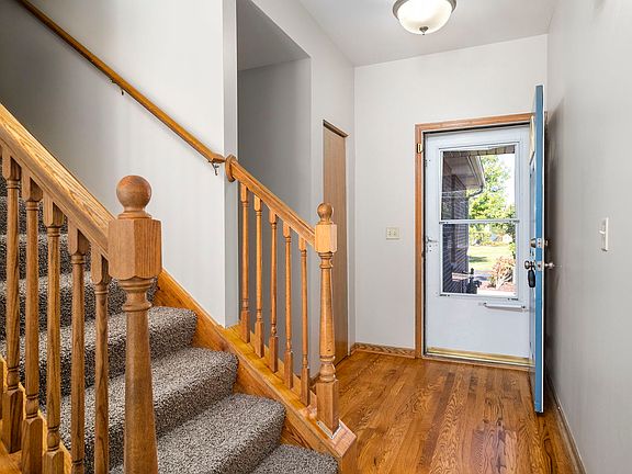 4th image of 2620 Foxwood Dr