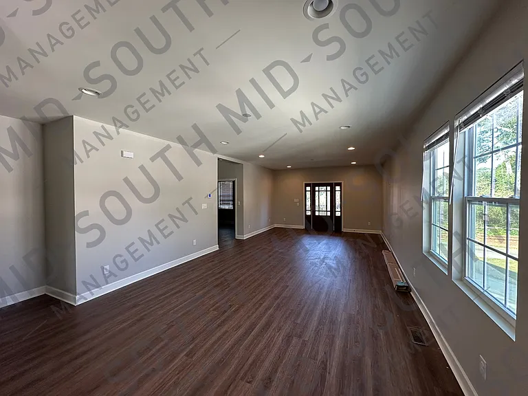 325 N Dean St — Photo 9