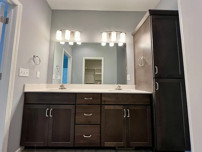 15845 Foster St — Photo 15