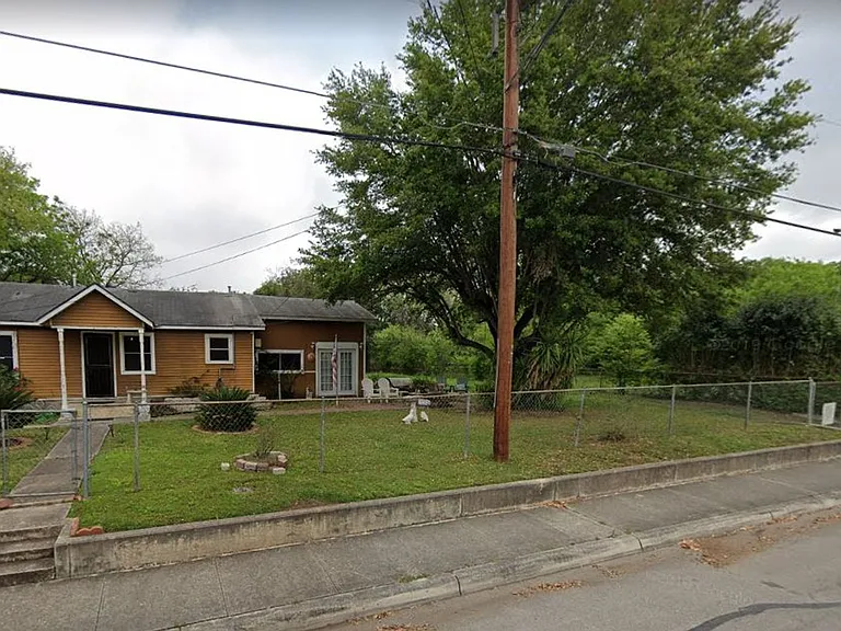 231 Ferris — Photo 4