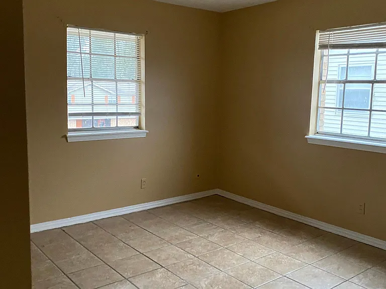5810 Valley Dr — Photo 4