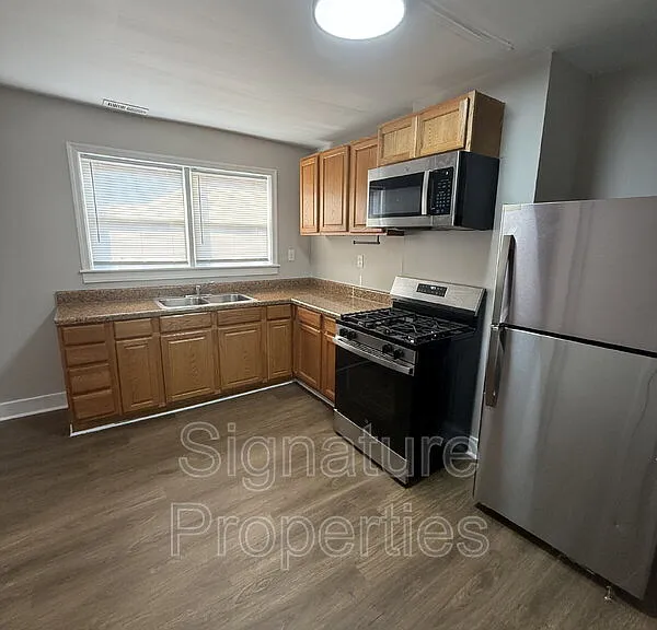 180 W Balview Ave #B — Photo 11