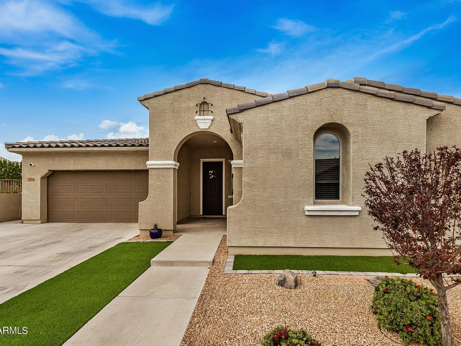 4 bed, 2.0 bath, 2061 sqft, $3,500 — Photo 2