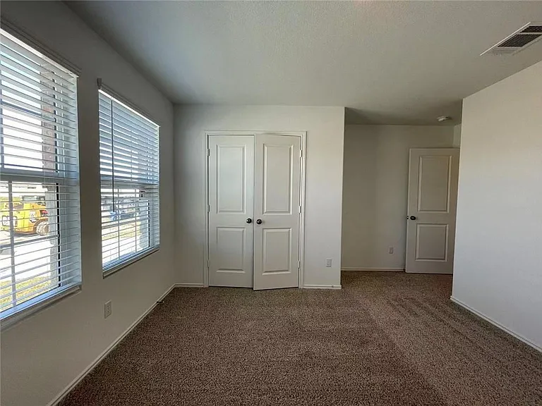 216 Arnage Dr — Photo 9