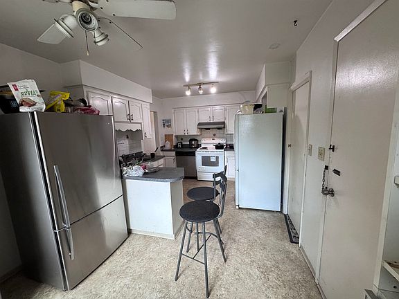 2nd image of 8356 Elliott St