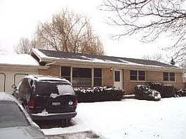 Home for Sale in SCHAUMBURG, Illinois $135,900