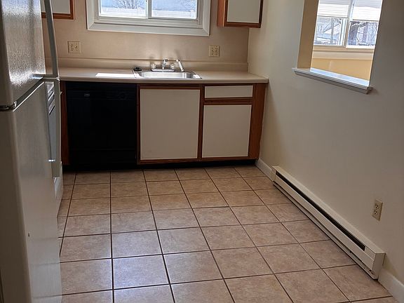 2nd image of 40 Fairmount Pl #13