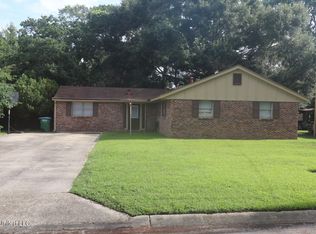 2807 Pinewood Dr, Pascagoula, MS 39567