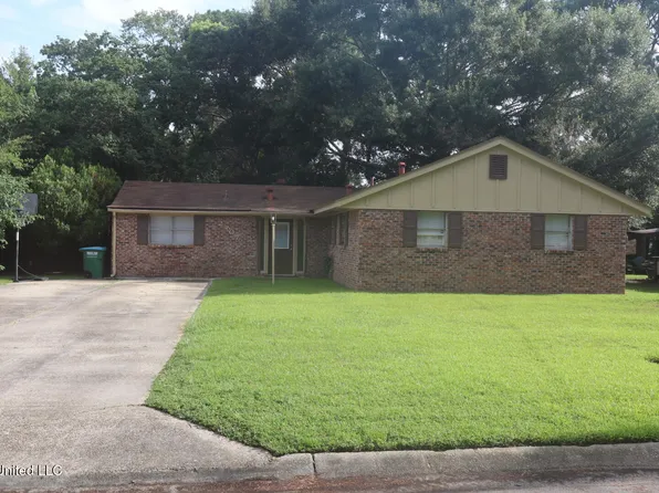 2807 Pinewood Dr, Pascagoula, MS 39567