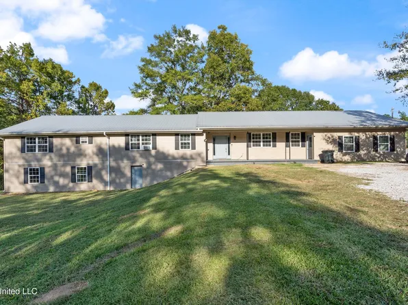 41 E Pontotoc Ave, Potts Camp, MS 38659