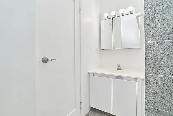 Rented by Mossanen Group | media 24