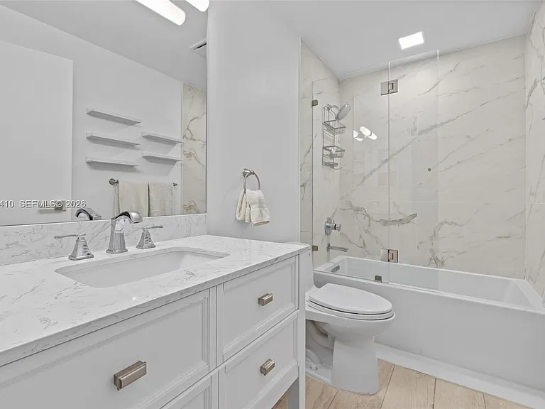 19122 Fisher Island Dr #19122 — Photo 37