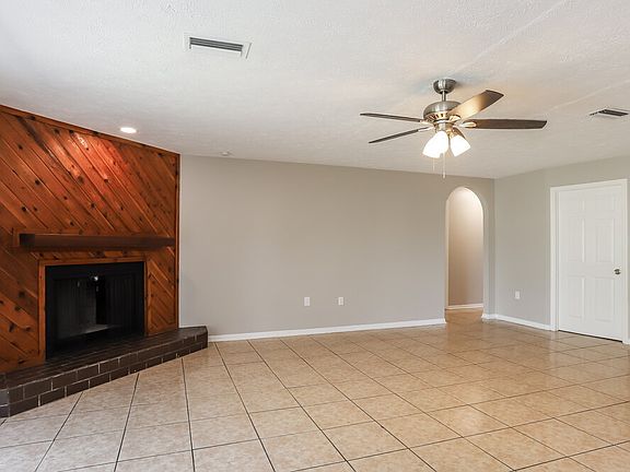 3rd image of 9811 N Connechusett Rd