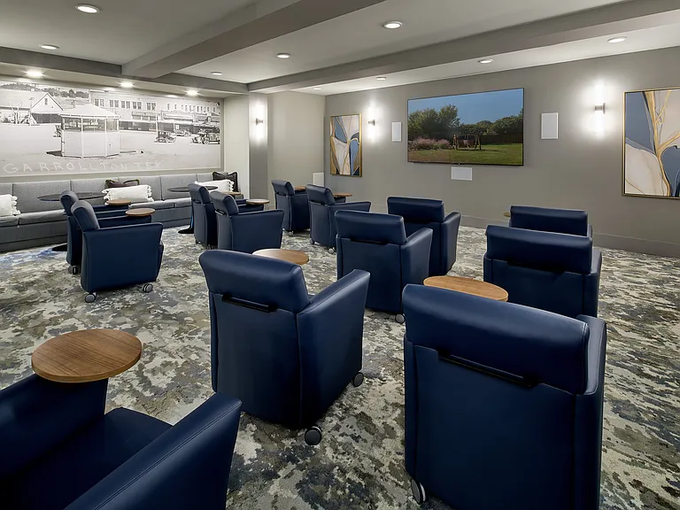 Avenida Carrollton - 55+ Active Adult Apartment Homes — Photo 18