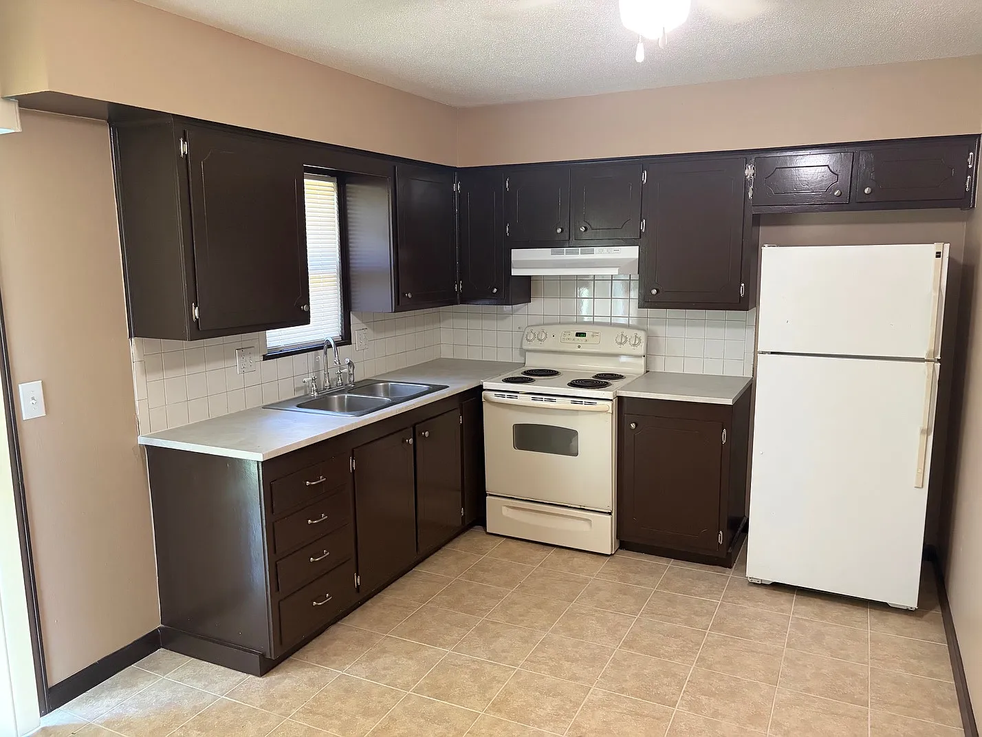 3 bed, 1123 sqft, $1,250 — Photo 2