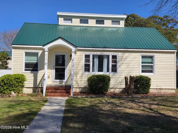 213 Virginia Avenue, Morehead City, NC 28557