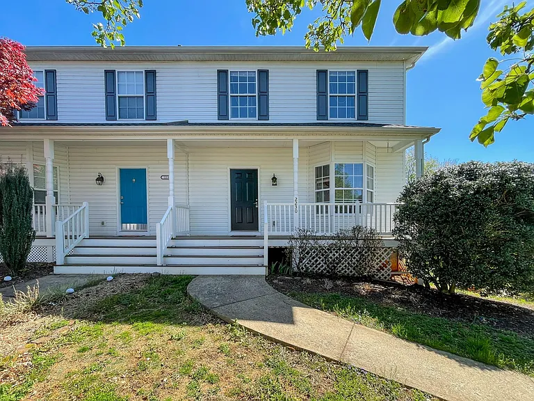 2230 Hummingbird Ln — Photo 1