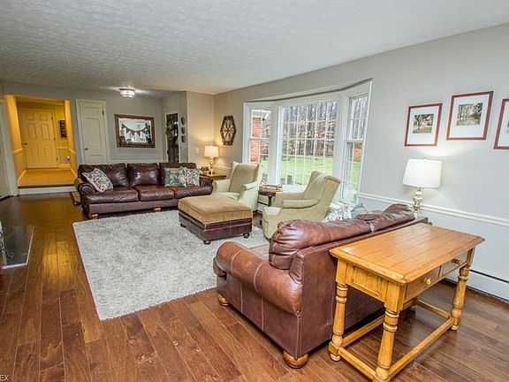 5th image of 8390 Treetower Dr