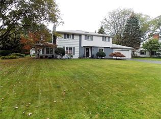 118 Pickwick Dr, Rochester, NY 14618