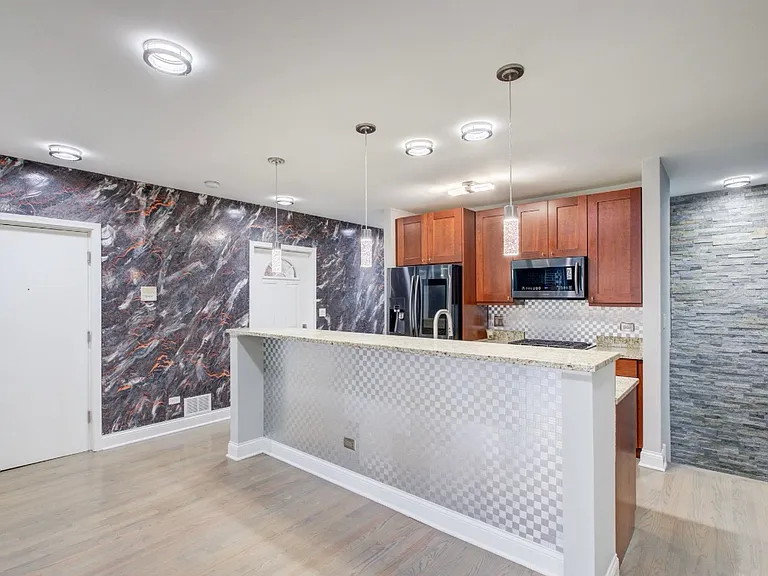 2057 W Fargo Ave #1 — Photo 5