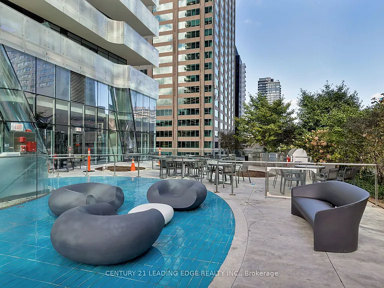 1 Bloor St E #3308 — Photo 36