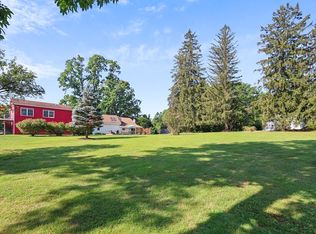 9 Castle Hill Rd, Stockbridge, MA 01262