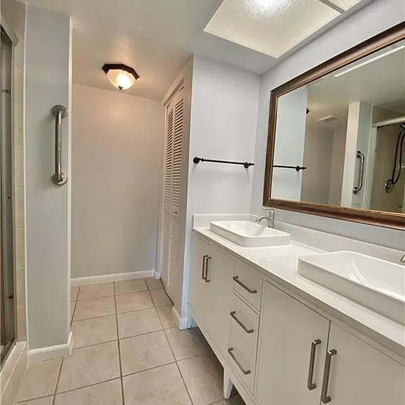 4955 Pepper Cir #B-204 — Photo 8