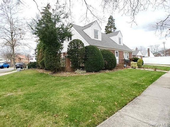 3rd image of 252-05 Shiloh Ave