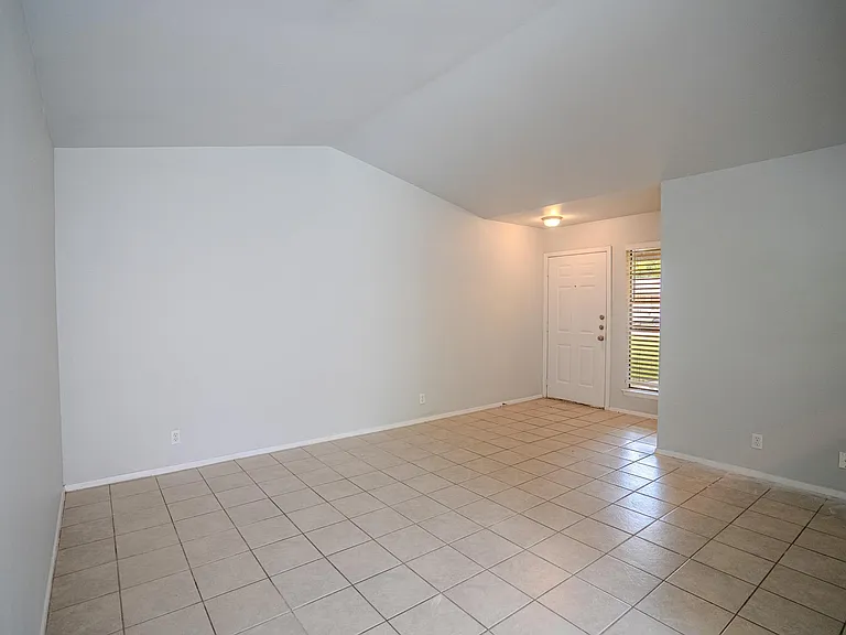 12403 Tree Line Dr #B — Photo 6