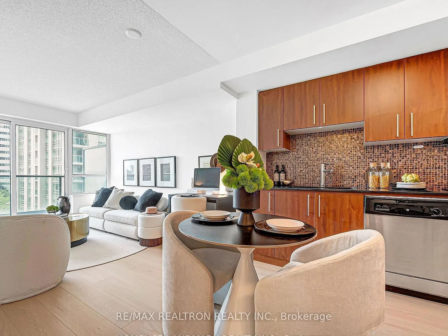 1 bed, $2,300 — Photo 3