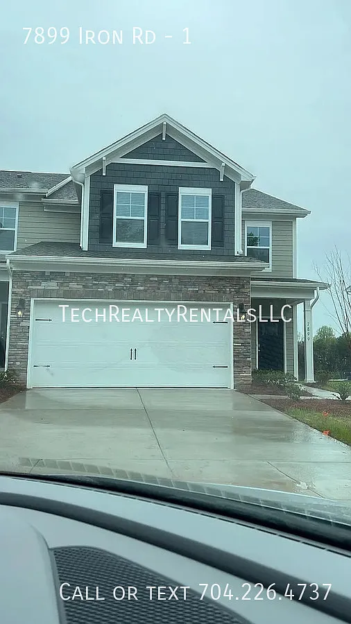 4 bed, 2.5 bath, 2350 sqft, $2,250 — Photo 2