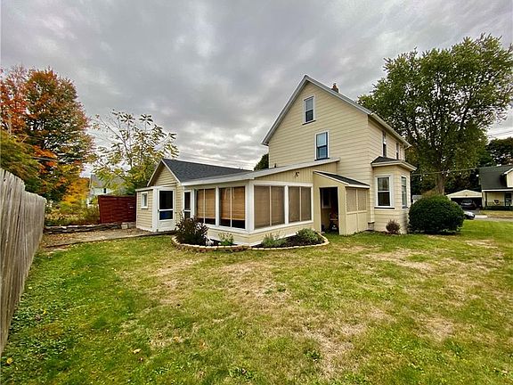 3rd image of 81 Evergreen St