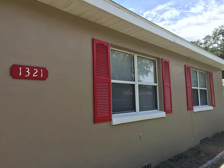 1321 Overlea St — Photo 33