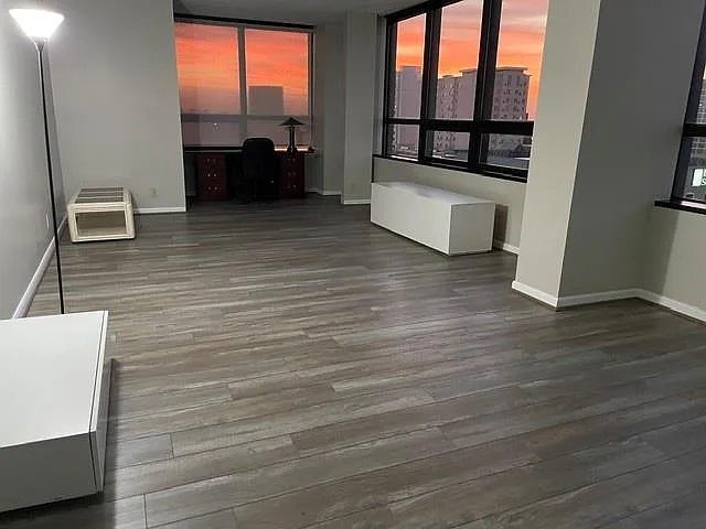 2 bed, 2.0 bath, 1427 sqft, $2,400 — Photo 1