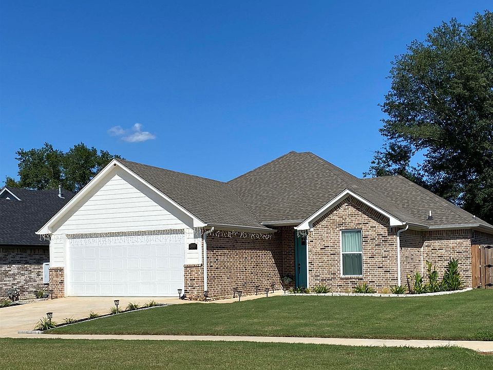 1st image of 1704 Tres Dr