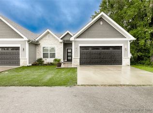 1608 White Eagle Dr, Jeffersonville, IN 47130