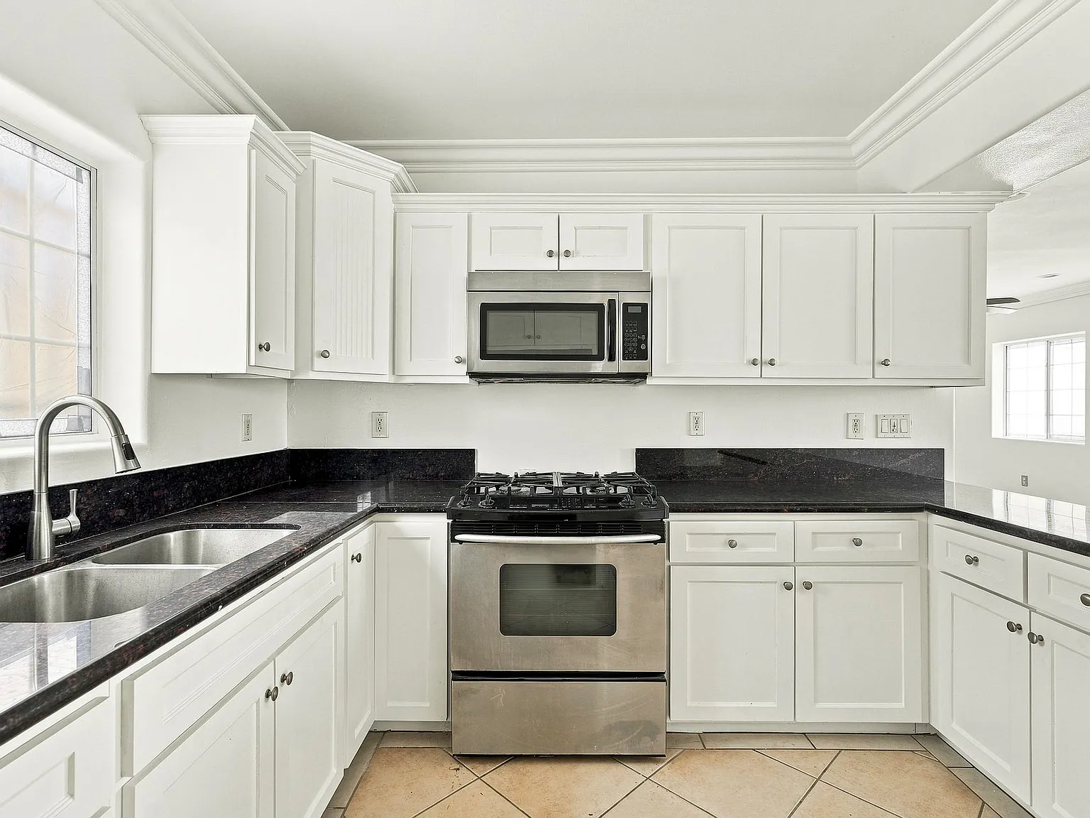 4 bed, $3,500 — Photo 3