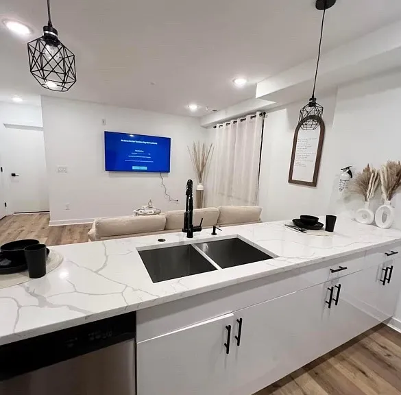 2416 Clifford St #2 — Photo 7