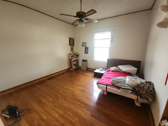 4th image of 337 Tanguy St