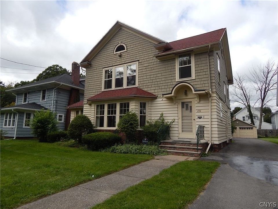 1st image of 390 Coleridge Ave