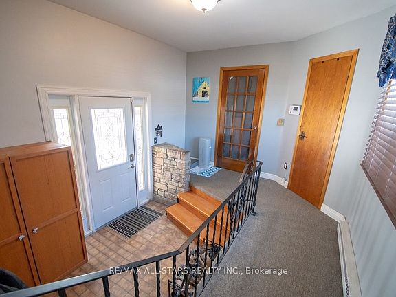 5th image of 1185 Sturgeon Rd