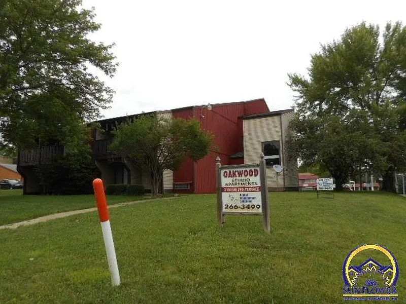 Oakwood Apartments Topeka Ks Zillow