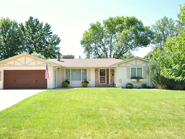 13200 Oakland Dr, Burnsville, MN 55337