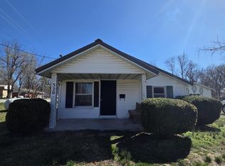 320 N Elgin Ave, Bolivar, MO 65613